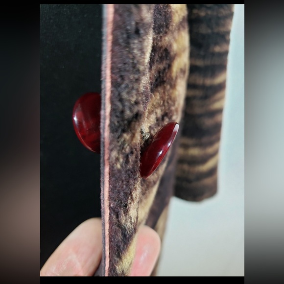 Woman’s Vintage Two-Sided Sheepskin Coat - Picture 10 of 11